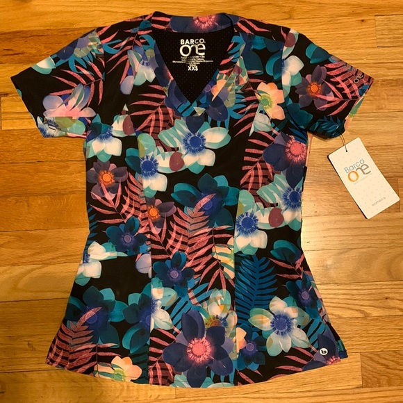 Barco Uniforms Other - Barco one scrub top